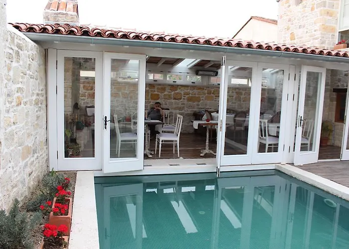 酒店 埃斯基塔斯酒店 2*