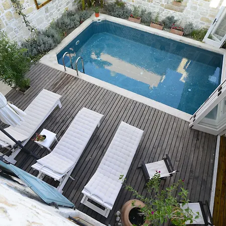 Hotel Eski Tas Cesme