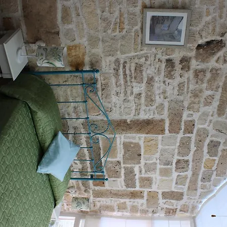 Eski Tas Cesme