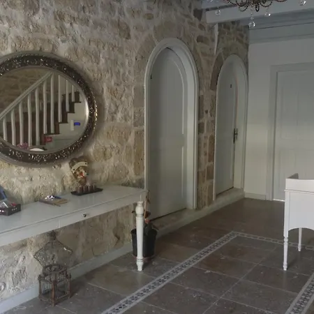 Hotel Eski Tas Cesme