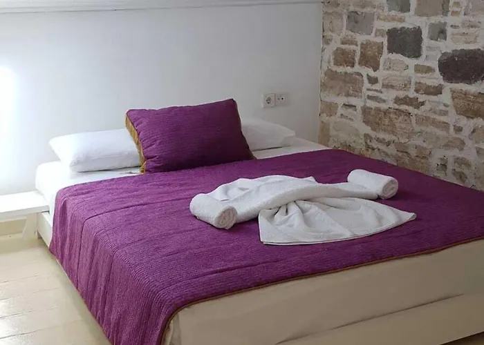 Eski Tas Hotell Çeşme