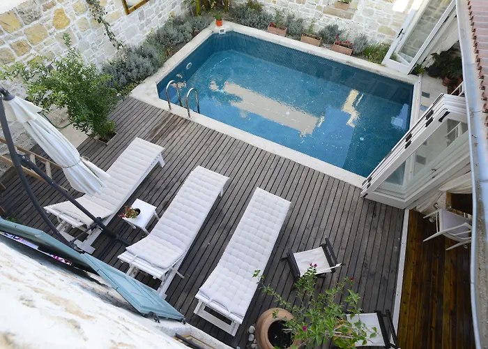 Hotell Eski Tas Çeşme