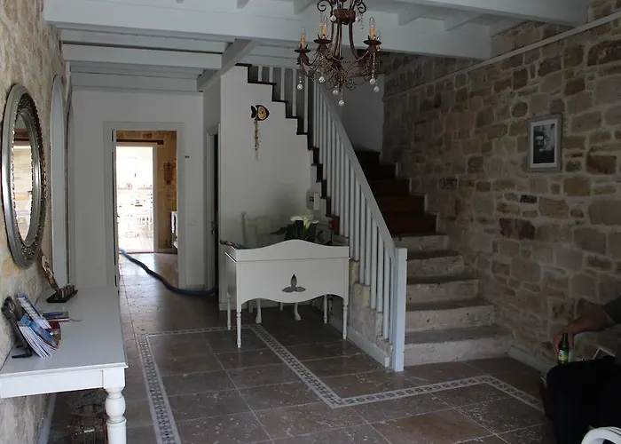 Hotell Eski Tas Çeşme